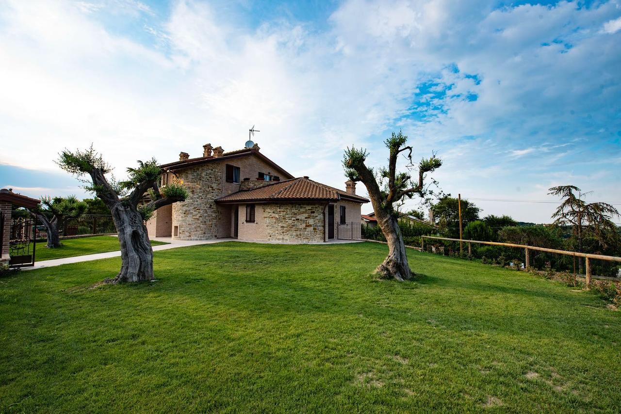 B&B Madonna Carradori Country Offagna Buitenkant foto